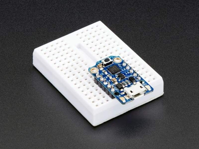 Trinket Mini Microcontroller - 3.3V (Id: 1500) - Derivative Boards